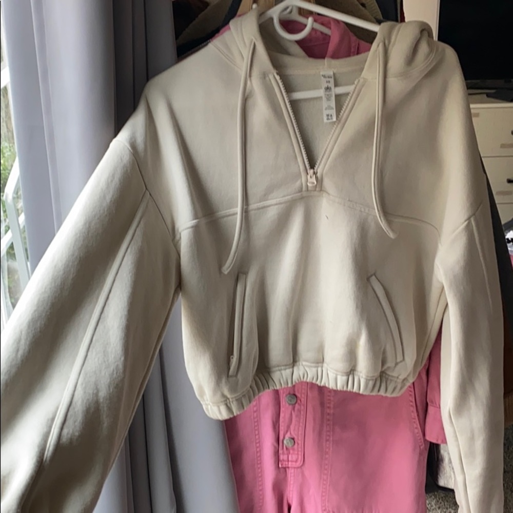 Cropped ALO sweatshirt
